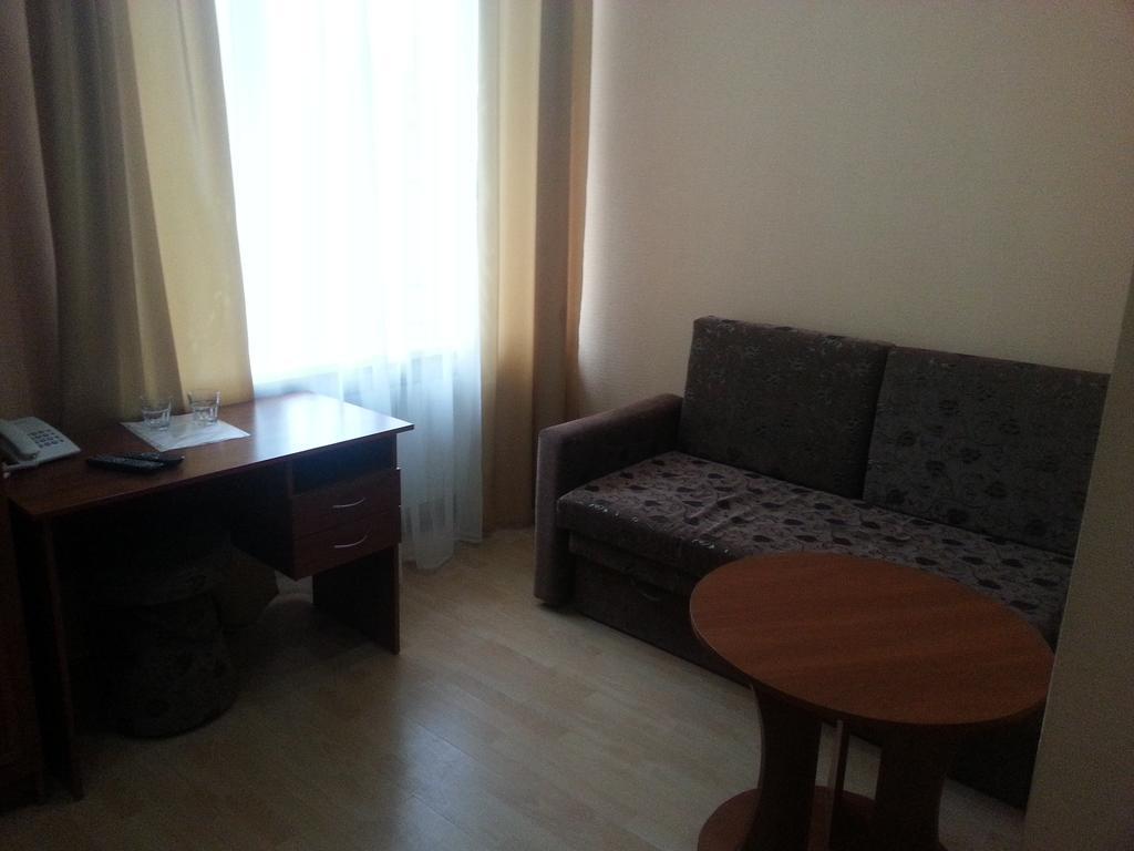 Adler Hotel Kiev Chambre photo